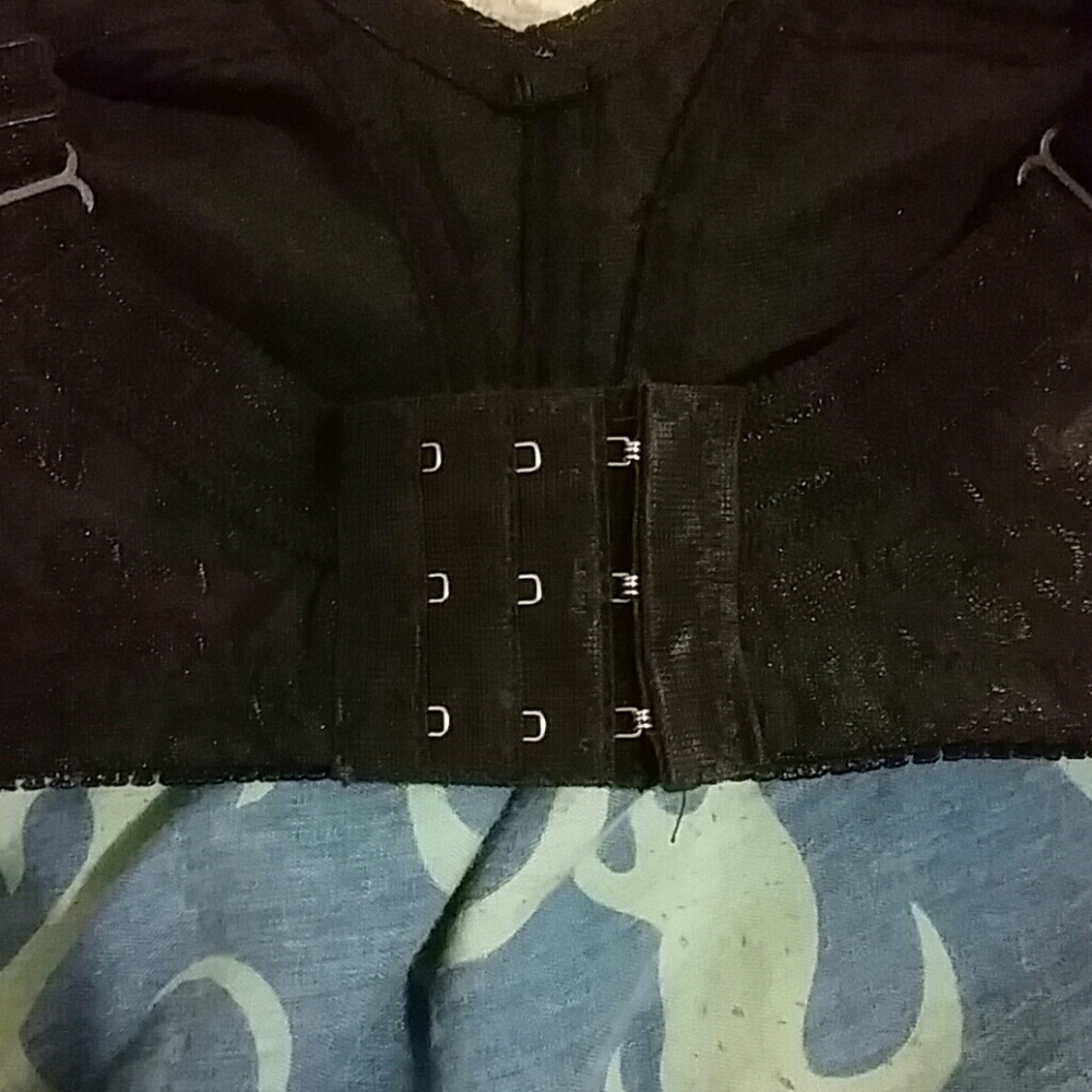Strong supportive bra - Picture 2 of 2